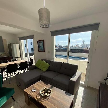 Cosy Apartment In Kato Paphos With Pool Access Kültér fotó