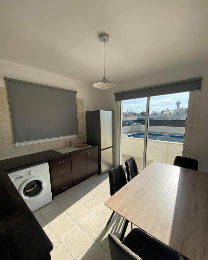 Cosy Apartment In Kato Paphos With Pool Access Kültér fotó