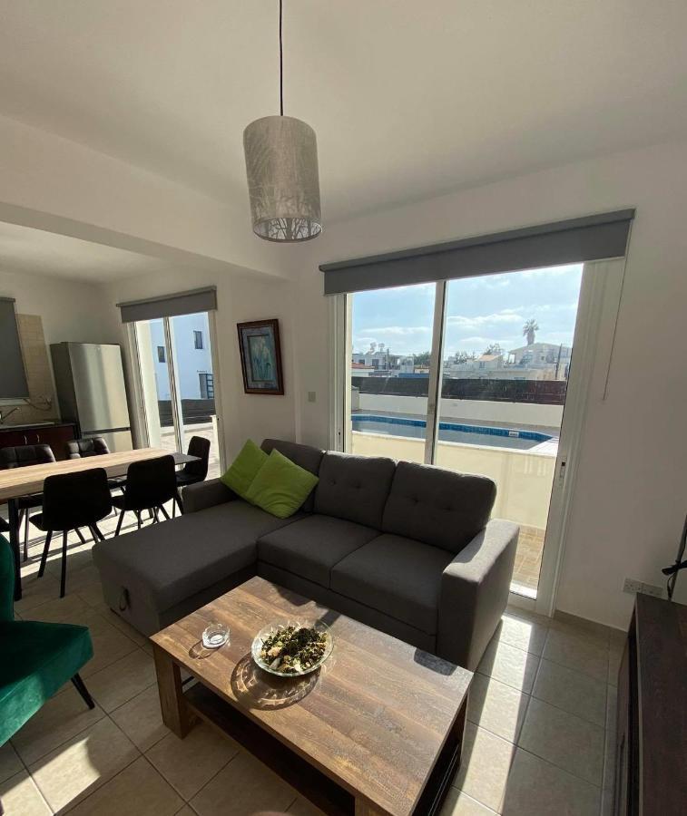 Cosy Apartment In Kato Paphos With Pool Access Kültér fotó
