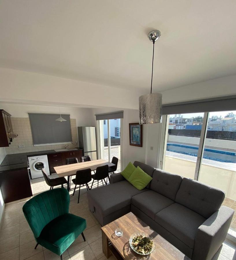 Cosy Apartment In Kato Paphos With Pool Access Kültér fotó